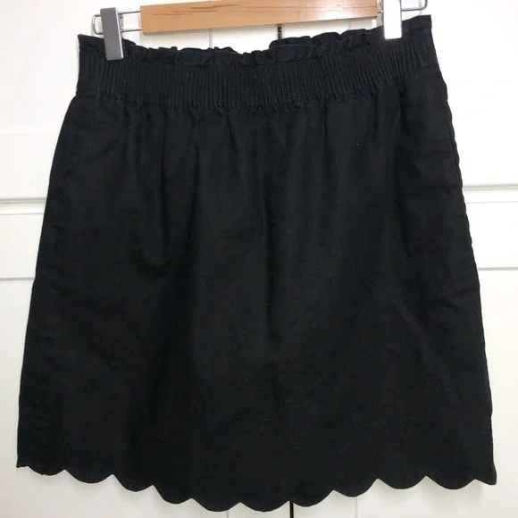 J Crew black linen blend scalloped hem fully lined mini skirt. Size 4 - Picture 3 of 9